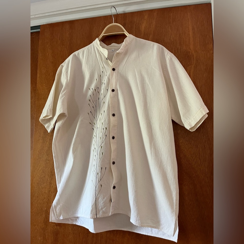 Men’s 100% cotton Hand Embroidered Mexican Manta button down shirt size medium.